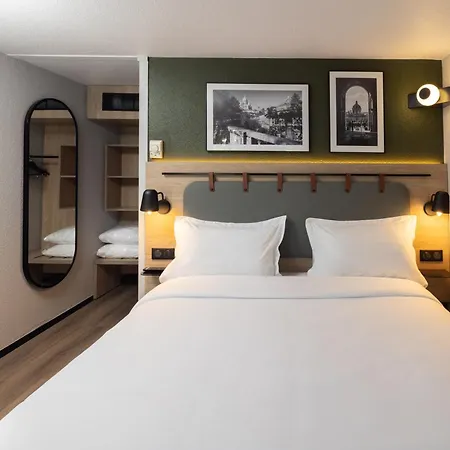 Hotel Campanile 3*
